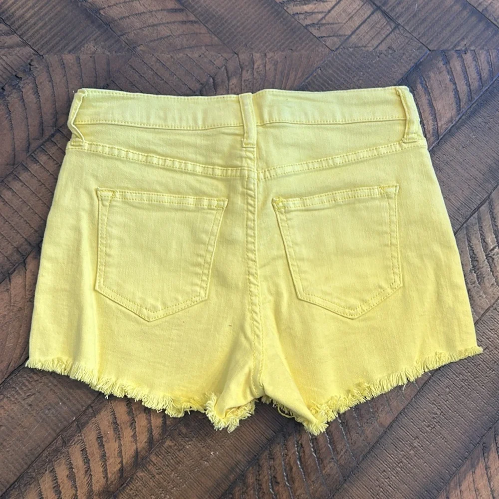 Celebrity Pink Jean shorts 3/26